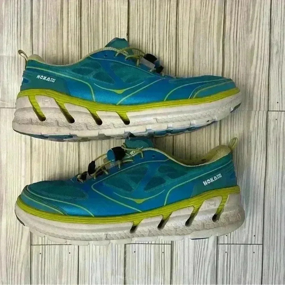 HOKA ONE One Conquest 2 Running Shoe - Picture 2 of 6